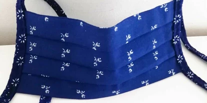 Händler - Gleisdorf - Mundschutzmasken, Gesichtszmasken aus Blaudruck, dopplellagig, nachhaltig, 100% Baumwolle, hergestellt in Österreich  - Schmuck-Blaudruck Jalili & Panzer GsbR