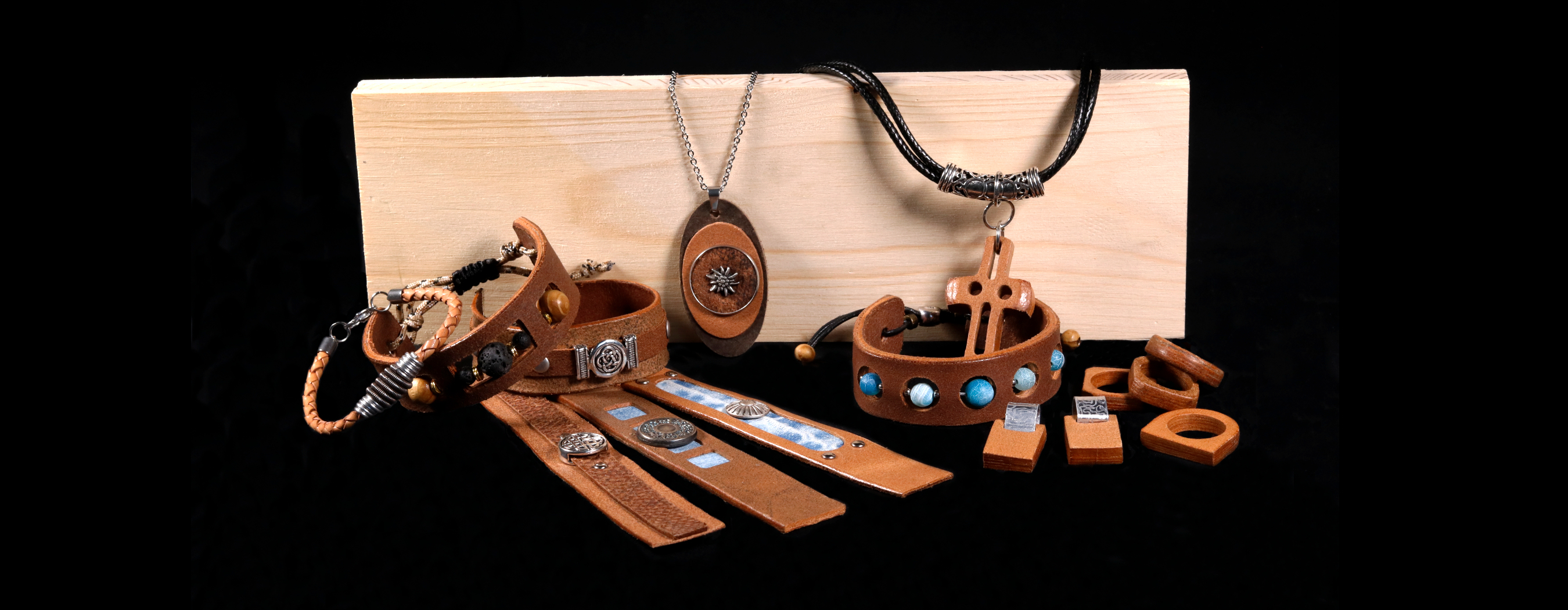 Unternehmen: Schmuck aus Leder - Mit Liebe Handgemachtes - Sabine Janach