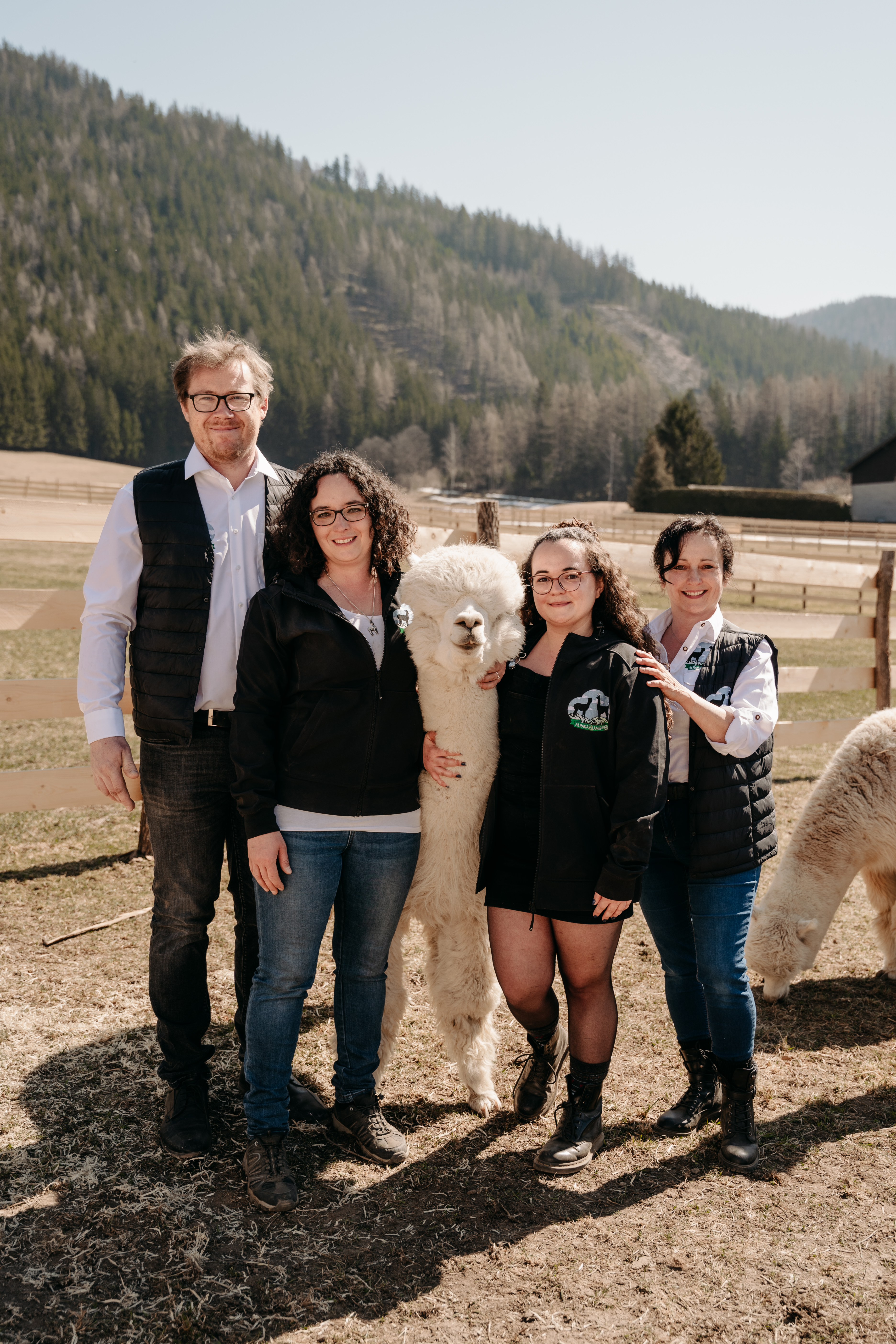 Unternehmen: Das sind Wir :-) - Alpakas und Lamas zum Grünen See