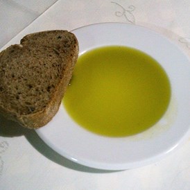 Unternehmen: Olivenöl und Vollkornbrot - die mediterrane Diät - EliTsa e.U. 