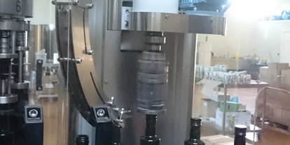 Händler - Gleisdorf - beim Abfüllen - EliTsa e.U.