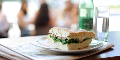 Händler - Klagenfurt - Auch Snacks mit Brot und Gebäck aus unserer Backstube findest Du bei uns. Mahlzeit! - Bäckerei Wienerroither GmbH