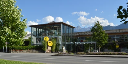 Händler - Ludesch - Ansicht - Gebäude aussen von der Straße ...  - Ideengärtnerei Müller