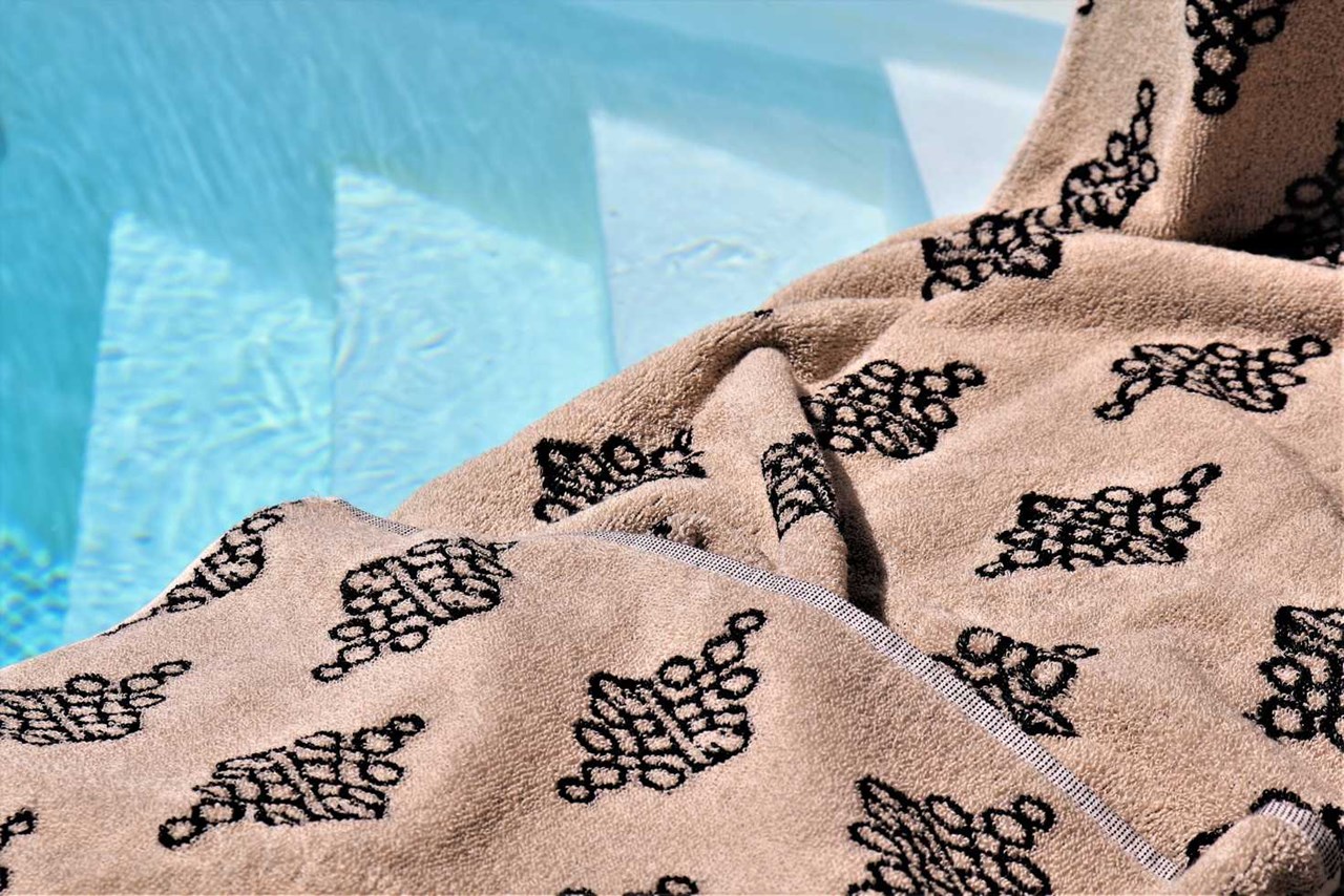 verum textilia by Armin Landskron Produkt-Beispiele Echte, gewebte Frottierware aus Halbleinen.