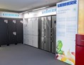 Unternehmen: Kühlschränke, Kombinationen, Side by Sider und auch Weinkühler im Sortiment und in der Ausstellung. - Radio Krejcik KG