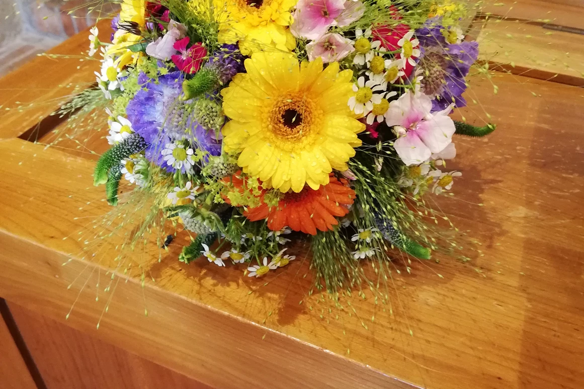 Unternehmen: bunter Strauß mit Gerbera - Florentina Blumen, Buymore GmbH