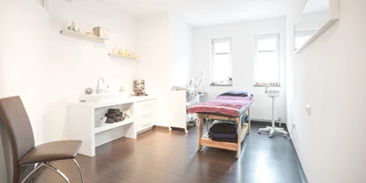 Händler - PLZ 5161 (Österreich) - Cosmetic Judith Adam