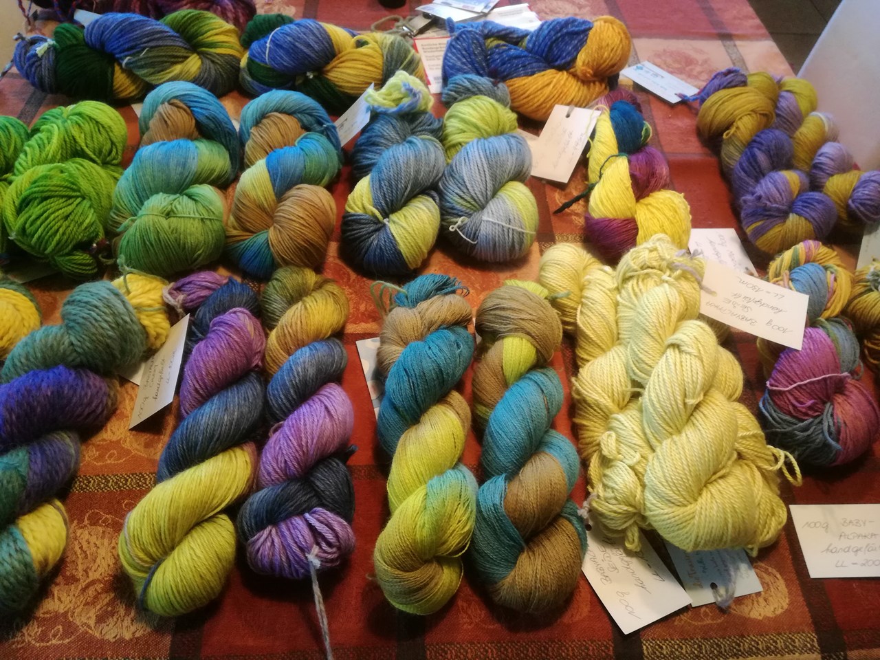 dieTraumSpinnerei Produkt-Beispiele Baby-Alpakawolle