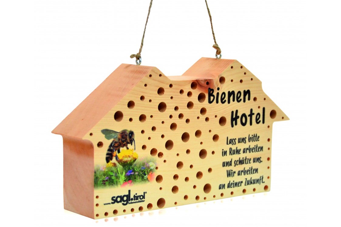 Unternehmen: Das Bienenhotel darf in keinem Garten für Naturbewusste fehlen. Unterstützen wir unsere Bienen! - Arler Kosmetik & Zirbenprodukte & Regionales