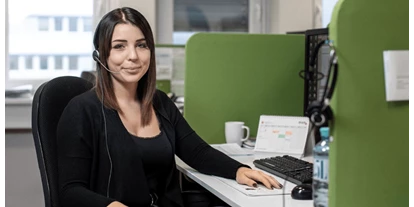 Händler - Industrieviertel - Wir antworten in weniger als einer Minute auf Ihre Chatanfragen
Unsere sechs Kundencenter-Teams nehmen sich gerne Zeit für Beratungsgespräche und teilen ihr Know-How mit den Kunden. So weisen wir zum Beispiel darauf hin, wenn Ihre Bestellung auf eine andere Art günstiger sein könnte. Ihnen den bestmöglichen Service zu garantieren, ist unsere höchste Prioriät.
Ihre Fragen im Chat werden schnell und unkompliziert beantwortet – Sie erhalten im Durchschnitt innerhalb von 46 Sekunden eine Antwort. - druck.at Druck- und Handelsgesellschaft mbH