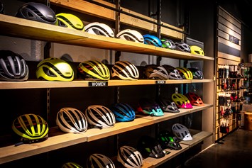 Unternehmen: Helme für alle was dabei. - Prinzbike der Bikeshop in Bergheim bei Salzburg