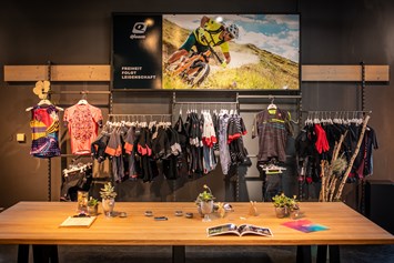 Unternehmen: Castelli der Italiener mit bester Rennrad Ware - Prinzbike der Bikeshop in Bergheim bei Salzburg