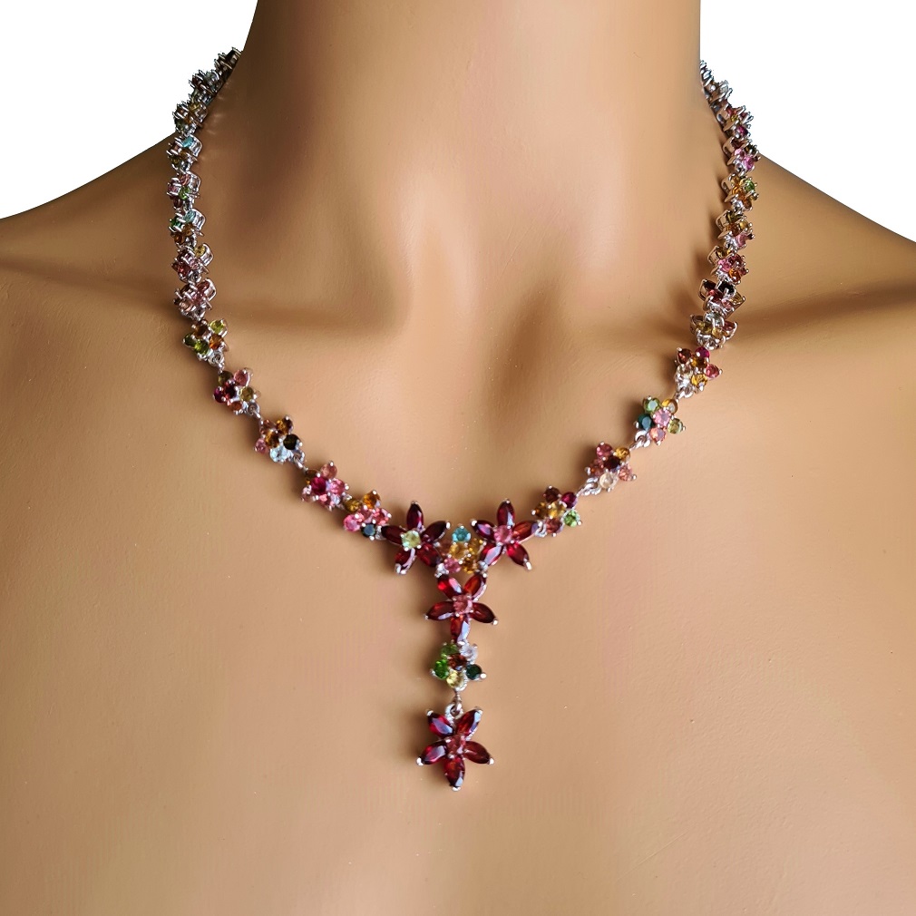 JOY Produkt-Beispiele Turmalin Granat Blüten Collier
