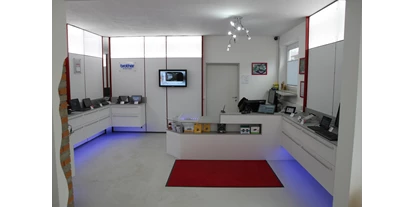 Händler - Lamprechtshausen - Shop innen - Computer Center Lorentschitsch GmbH