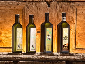 Helgas Genusswelt-Feinkost Italien-Österreich Produkt-Beispiele Olivenöl vom Gardasee/Italien