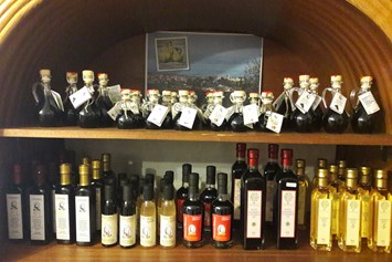 Unternehmen: Balsamico-Essige und Wein-Essige aus Italien! - Helgas Genusswelt-Feinkost Italien - Österreich
