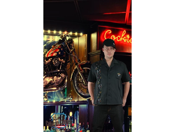 Unternehmen: Vintage Hemd Bowling | 80% Polyester, 20% Rayon, auf der Vorderseite Motive Western & Cowboy, 1Brusttasche mit Motiv. 80% Polyester, 20% Rayon, auf der Vorderseite Motive. Bowler-Hemden sind eine besondere Art von Hemden, die man mit charakteristischen Design – Stil in Verbindung bringt. Bowler-Hemden haben einen auffälligen und einzigartigen Stil.  - Joc's Country Corner