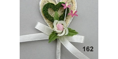 Händler - PLZ 5161 (Österreich) - Hochzeitsanstecker mit Sisalherz - Rasp Salzburg - Gewürzgebinde Hochzeitsanstecker Kunstblumen