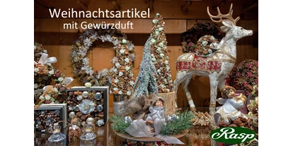 Händler - PLZ 5161 (Österreich) - Weihnachtsschmuck in weiß mit Gewürzduft - Rasp Salzburg - Gewürzgebinde Hochzeitsanstecker Kunstblumen