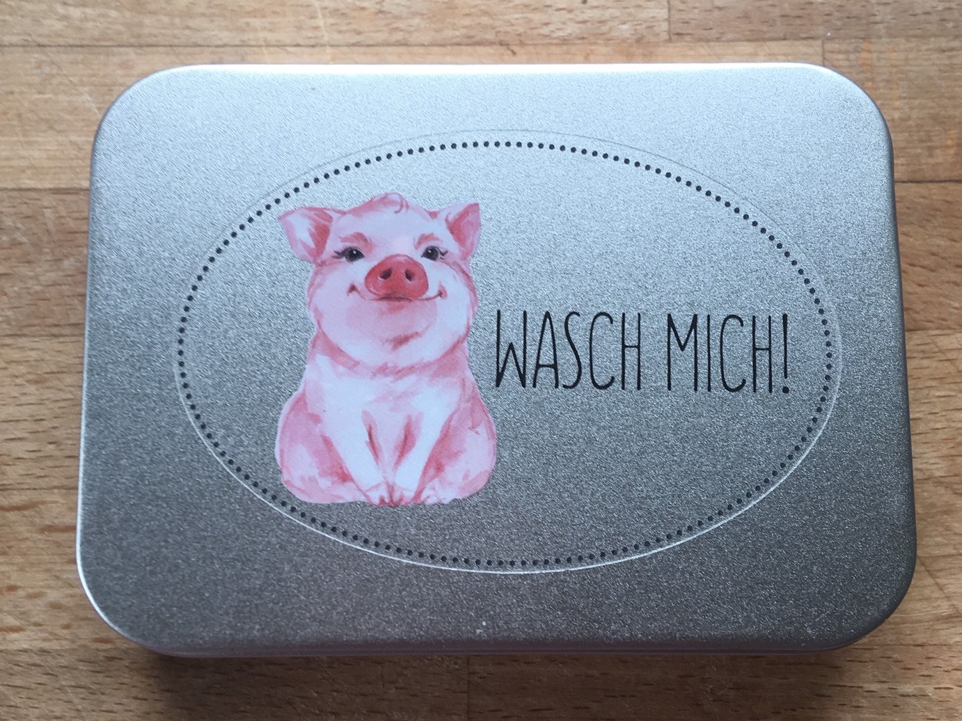 Händler - PLZ 5203 (Österreich) - Aluminiumdose, innen beschichtet mit Schutzlack. Für den optimalen Transport von nasser Seife auf Reisen! - Salzburger Seifenkiste