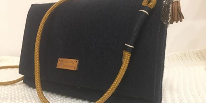 Händler - PLZ 5542 (Österreich) - handgemachte WAU-BAG aus Filz in 3 Farben erhältich - Wau-Tau hondgmocht